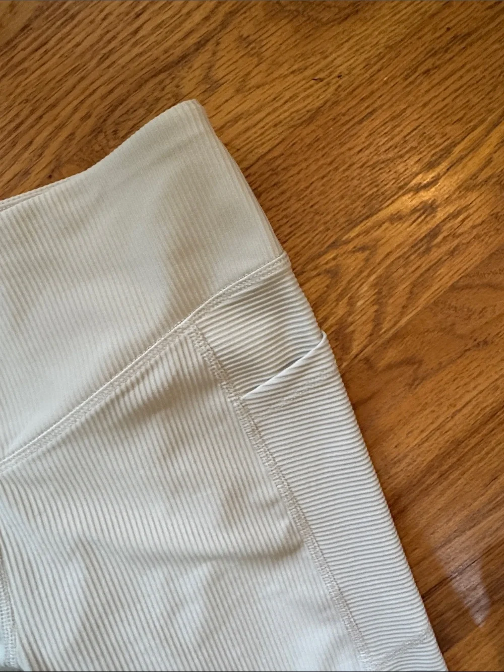 Old Navy Active Leggings, high rise with Side Panel Pockets. NEW!